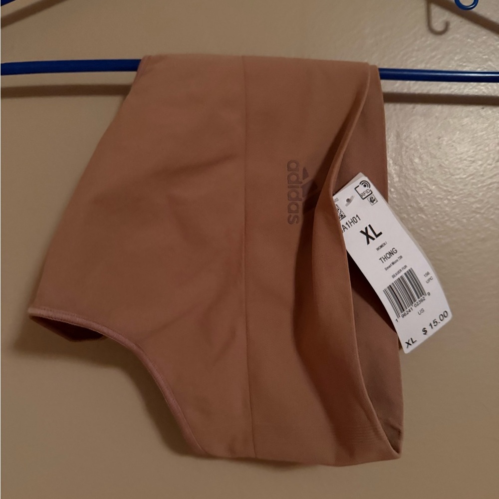 Adidas Thong
XL
